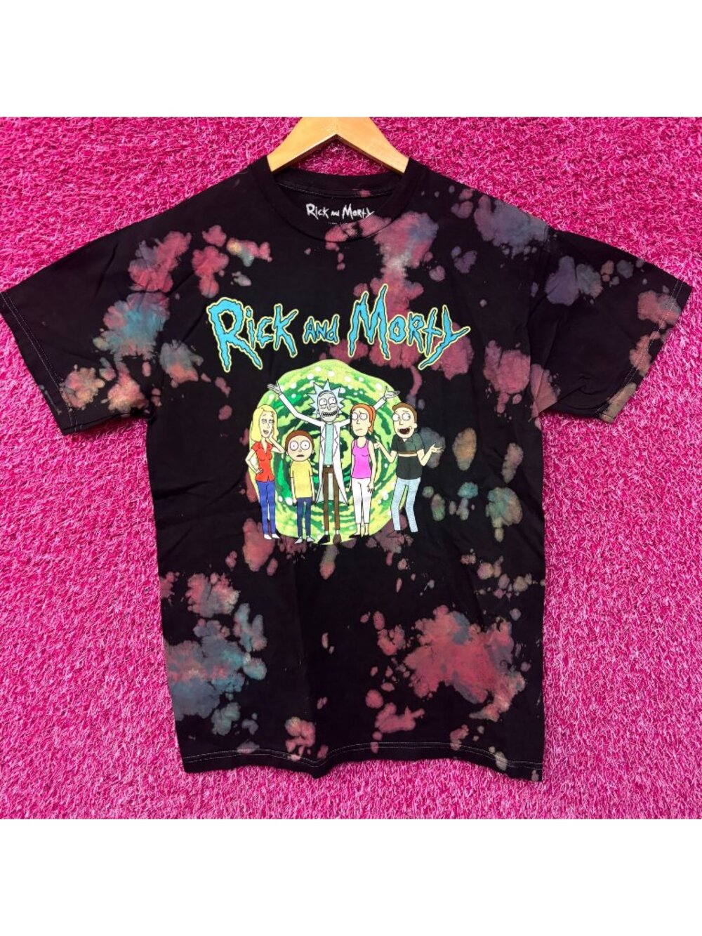 Rick and Morty Family Portrait tiedye T-shirt size medium